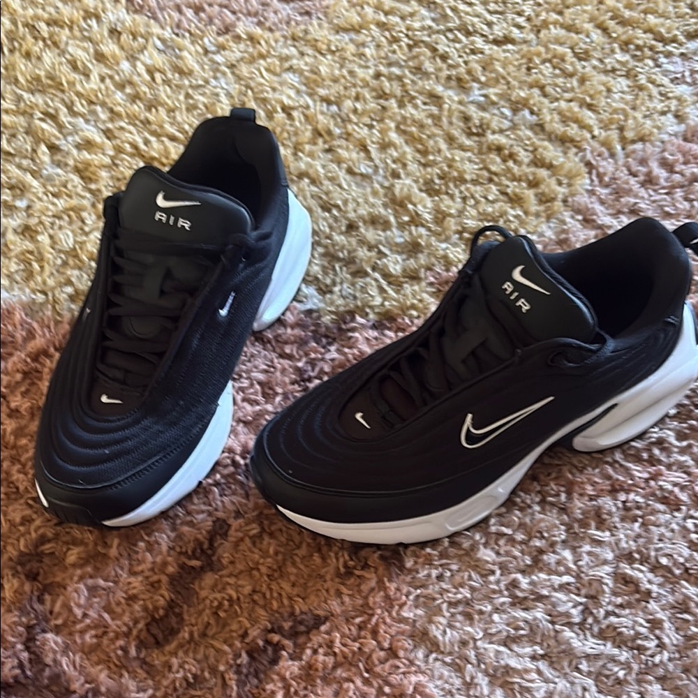 Nike Air Black and White Athletic Shoes